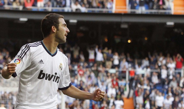 【排列五官方网站】忧！皇马门将卢宁腰部不适暂别国家队，乌克兰门线告急与银河战舰的深度隐忧