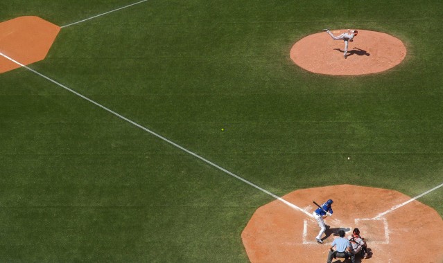 排列五：世体严评马斯坦托诺，球场存在感微弱如影随形