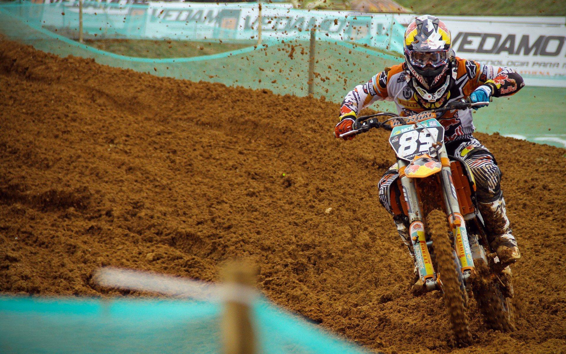 新鹏城官方对话彭鹏,家乡守门,激励与责任交织的绿茵篇章