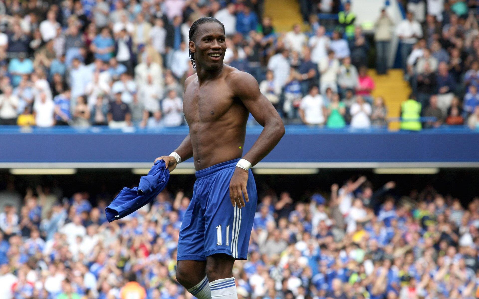 中超联赛焦点战，戴伟浚首球破荒，登贝莱染红离场，深圳队2-0完胜广州富力